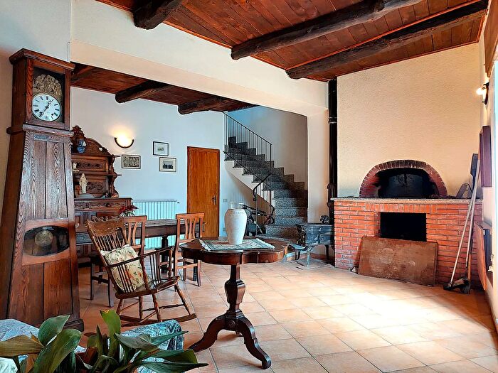 Casa con 6 locali in vendita in Via Roma, Cesio