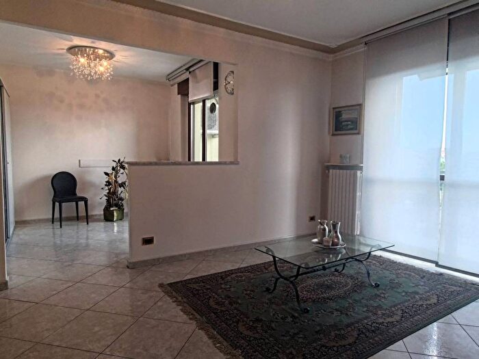 Appartamento con 6 locali in vendita in Via Torino, Nichelino