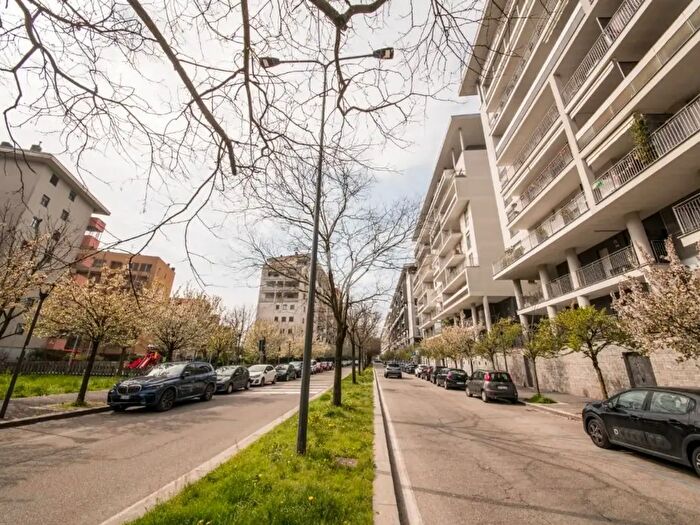 Appartamento trilocale in vendita in Via del Futurismo, Milano