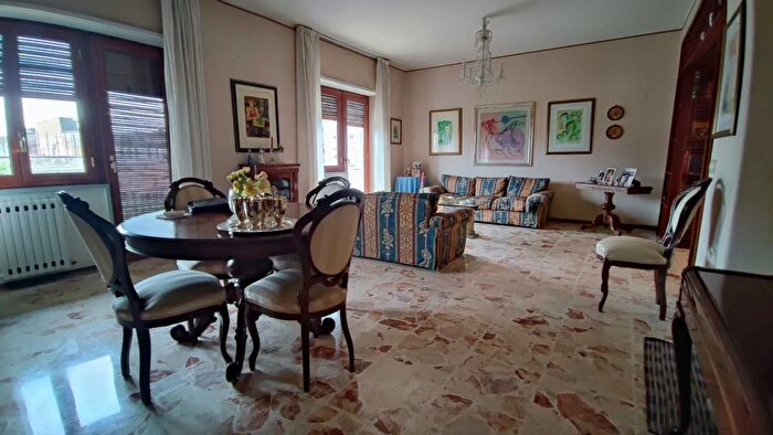 Appartamento con 5 locali in vendita in Piazza San Giovanni Bosco, Catania