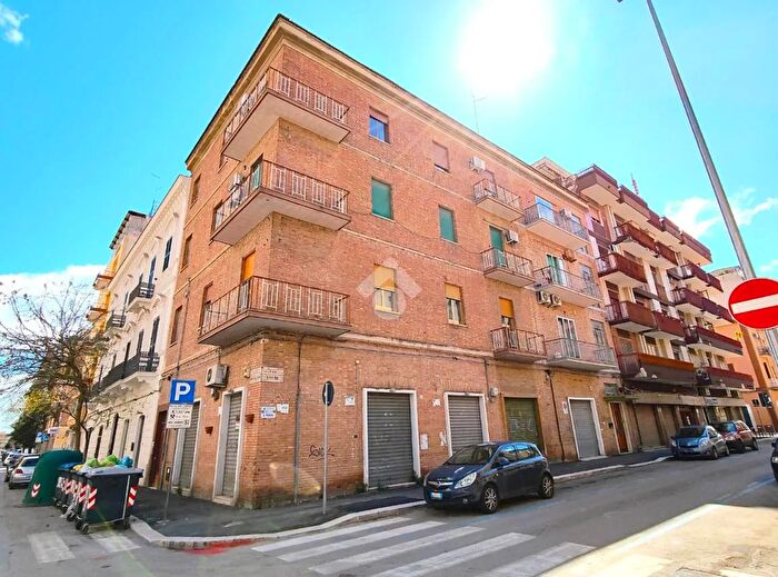 Appartamento quadrilocale in vendita in Via Fiume, Foggia