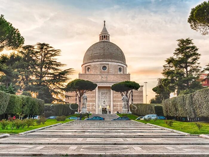 Appartamento con 5 locali in vendita in Roma