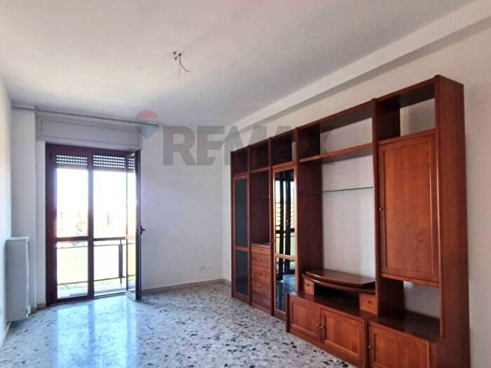 Appartamento bilocale in affitto in Piazza Tirana, Giambellino, Milano