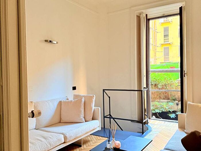 Appartamento trilocale in affitto in Via Giacomo Leopardi, Vincenzo Monti, Milano