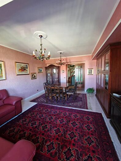 Appartamento con 5 locali in vendita in Via Don Luigi Sturzo Villafranca Tirrena, Villafranca Tirrena