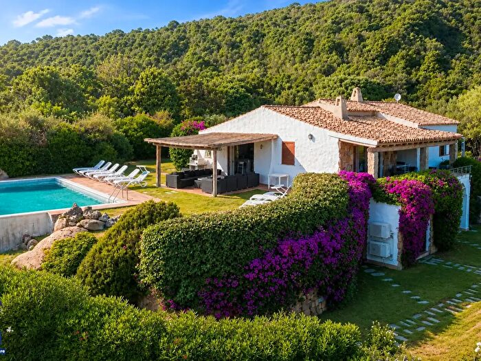 Casa con 10 locali in vendita in fvCpq Snc, Arzachena