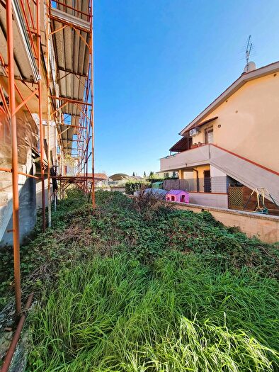 Casa con 5 locali in vendita in Santa Maria A Monte