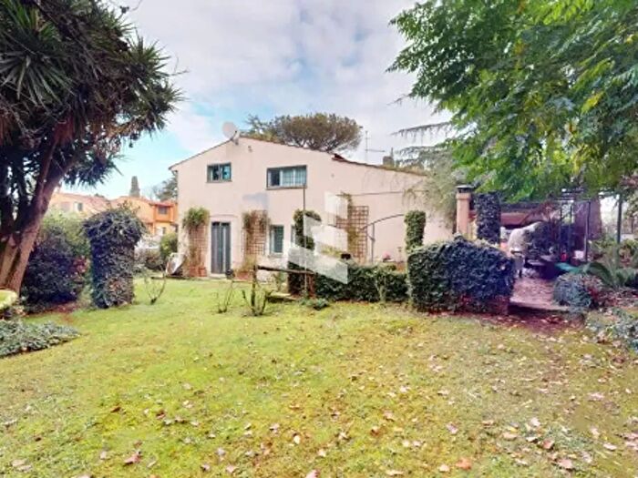 Casa con 6 locali in vendita in Via Ernesto Parisi, Roma