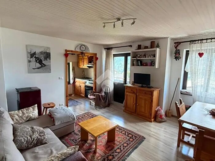 Appartamento trilocale in affitto in Via Giacomo Matteotti, Folgaria