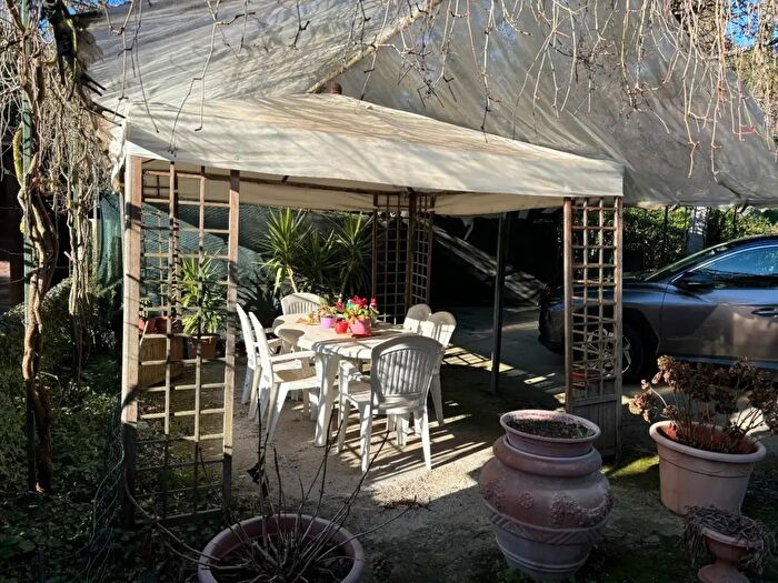 Casa con 10 locali in vendita in San Miniato