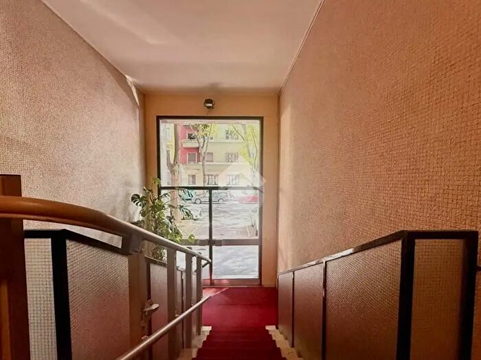 Appartamento trilocale in vendita in Via Teodosio, Milano