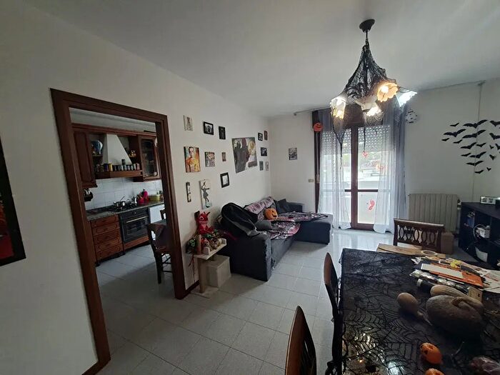 Appartamento quadrilocale in vendita in Viale Caduti di Via Fani, Fosso'