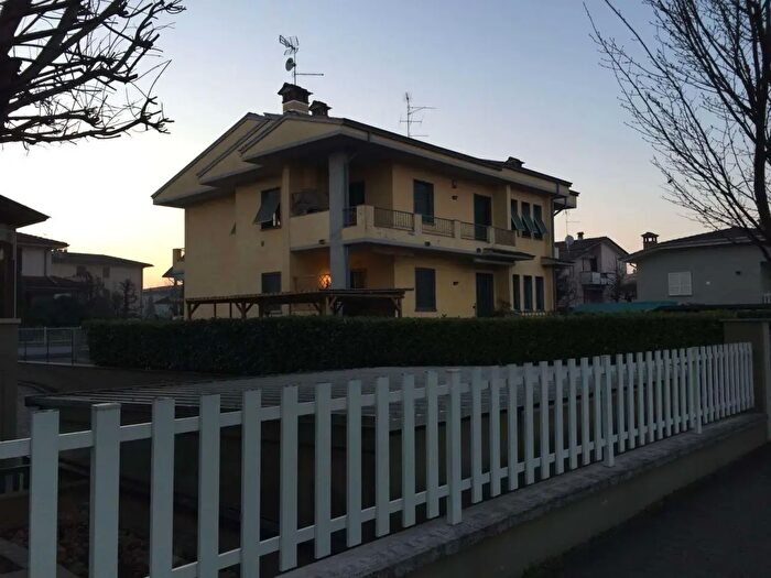 Appartamento con 6 locali in vendita in Via di Vittorio, Podenzano