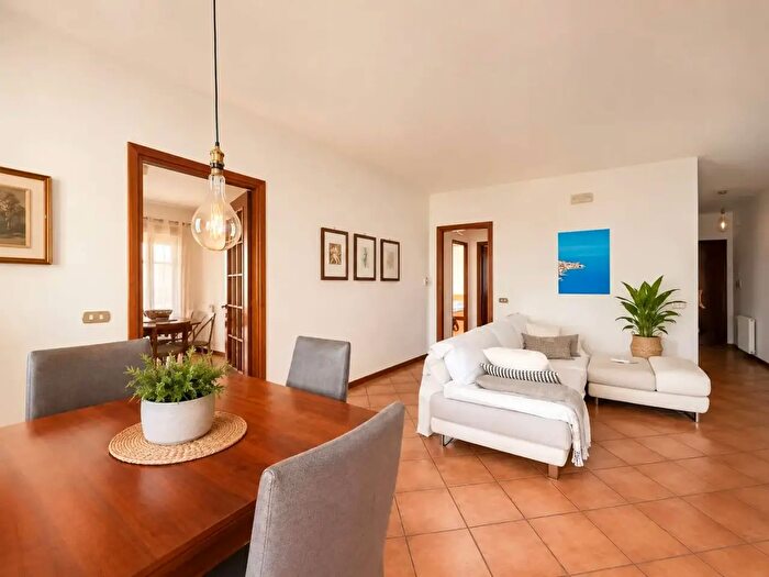 Appartamento con 7 locali in vendita in Via San Giovanni, San Vendemiano