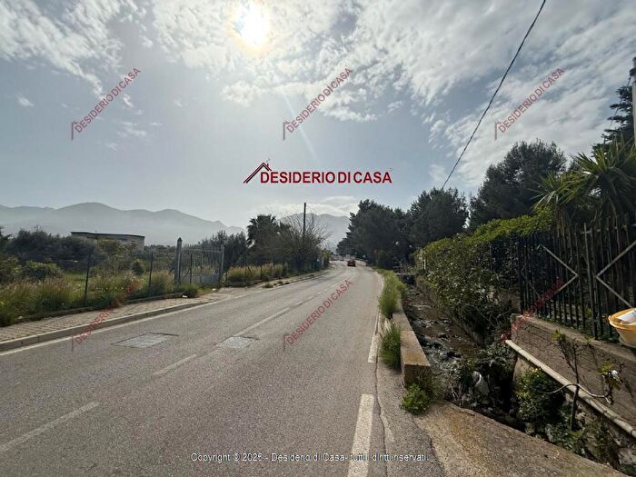 Casa trilocale in vendita in Via SantAnna Carini Pa Italia, Carini