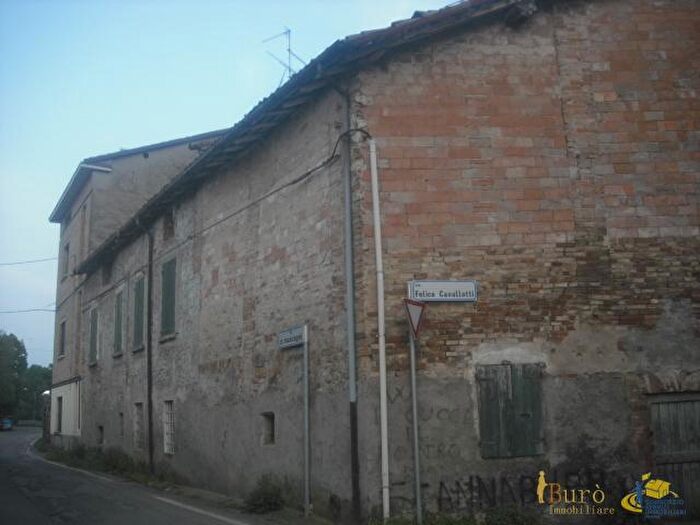 Casa con 10 locali in vendita in Via Felice Cavallotti, Montecchio Emilia