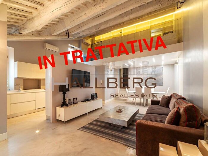 Casa quadrilocale in affitto in Campo De Fiori, Campo de Fiori, Roma