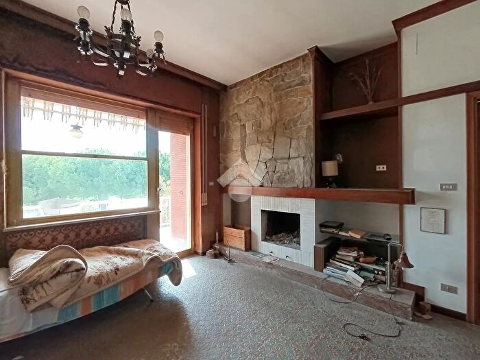 Appartamento con 5 locali in vendita in Via Sp, Pineto