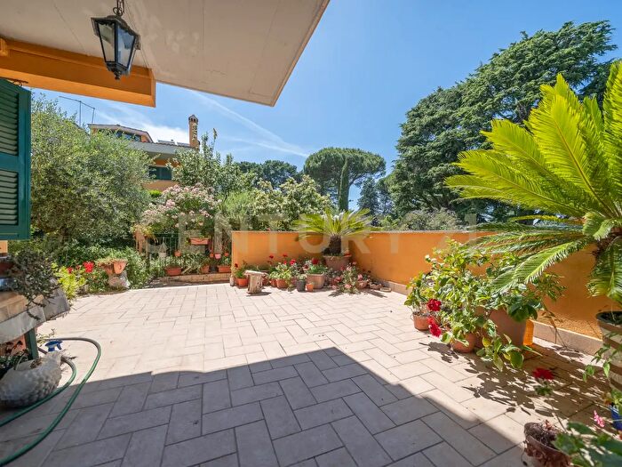 Casa in vendita in Via dei Lecci, Rocca Di Papa