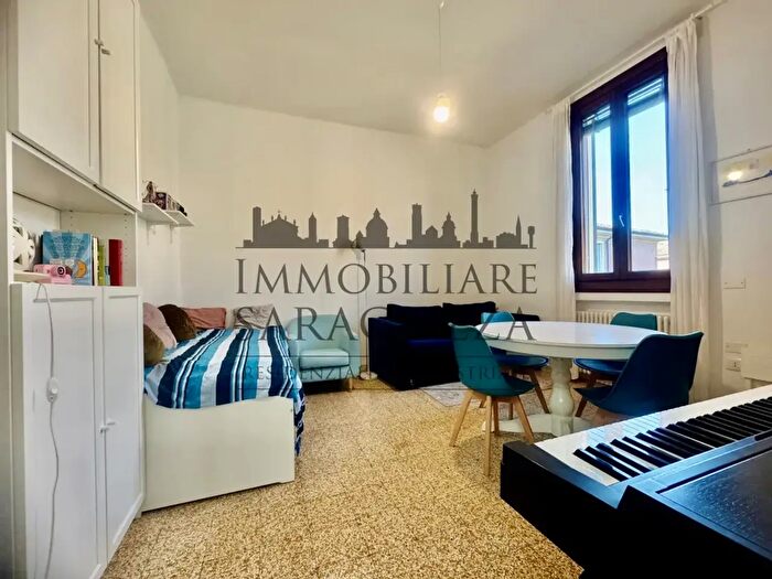 Appartamento trilocale in vendita in Via Giovan Battista Melloni, Bologna