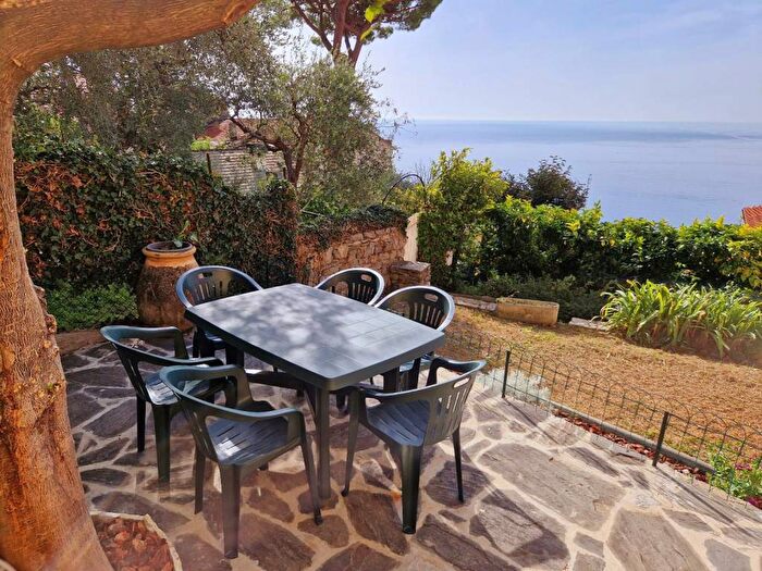 Appartamento trilocale in affitto in Via SantAndrea di Rovereto, Bacezza Le Grazie SantAndrea di Rovereto, Chiavari