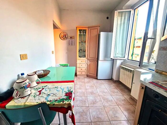 Appartamento quadrilocale in vendita in Via Pontetti, Genova