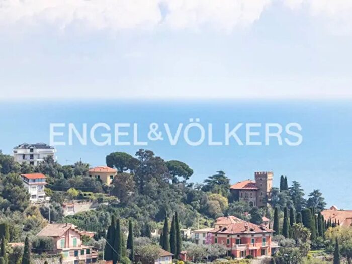 Casa con 5 locali in vendita in Via Valbona, Alassio