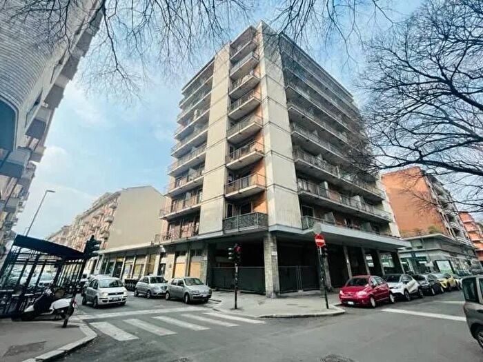 Appartamento con 5 locali in vendita in Via Osasco Torino, Torino