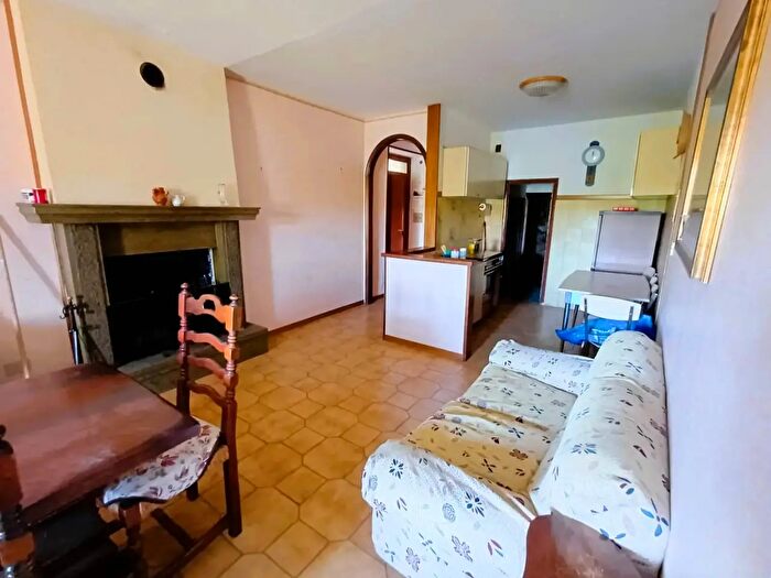 Appartamento quadrilocale in vendita in Via Orsini, Caprarola