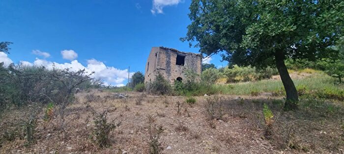 Casa quadrilocale in vendita in Strada Statale, Polizzi Generosa