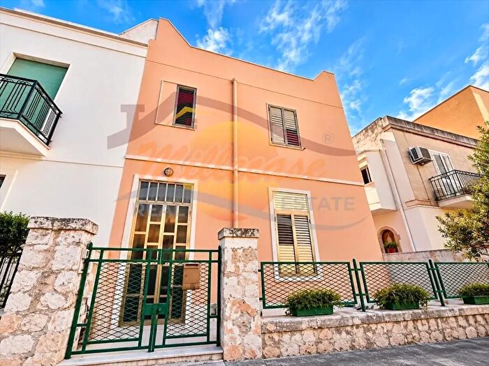 Casa con 5 locali in vendita in Via Daniele Monteleoni, Siracusa