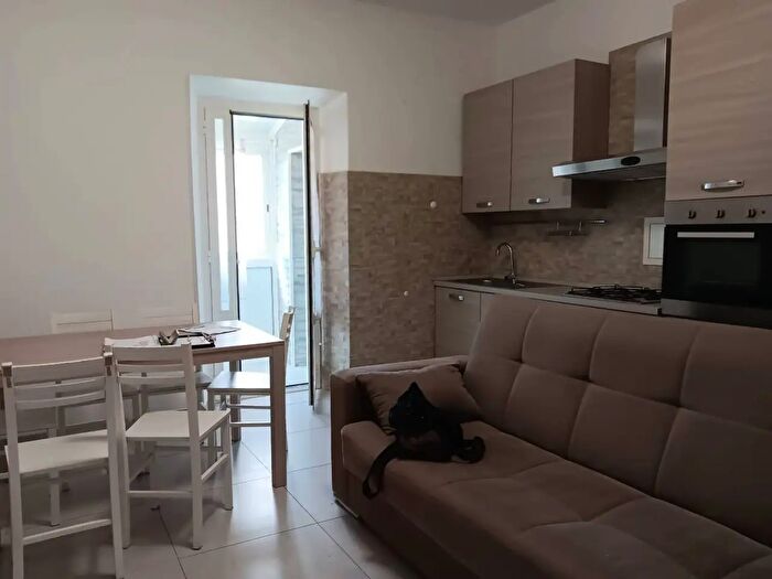 Appartamento trilocale in vendita in PZza XI Maggio, Livorno