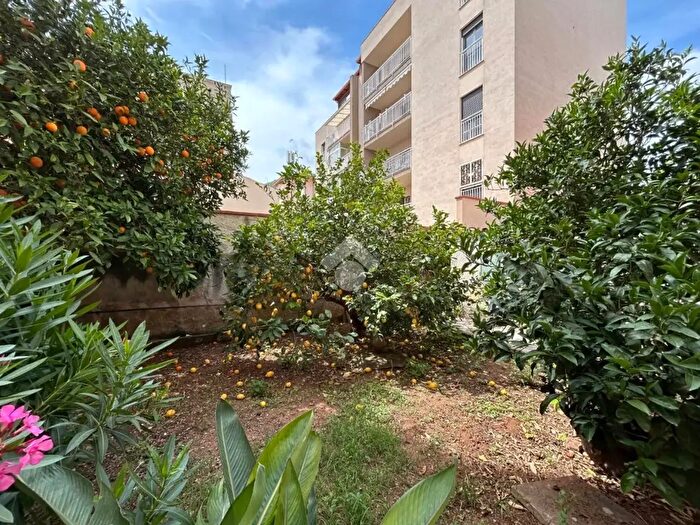 Appartamento quadrilocale in vendita in Via Belmonte Chiavelli, Palermo