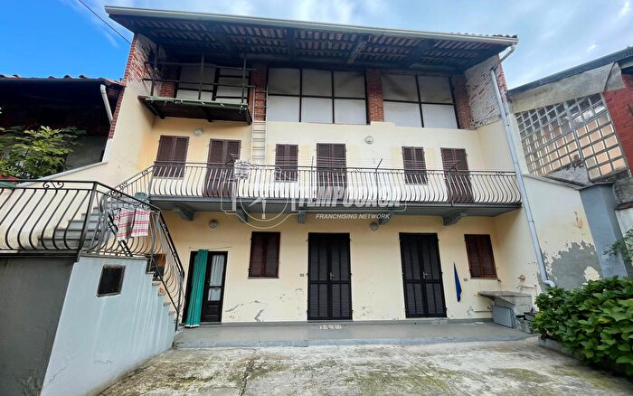 Casa con 5 locali in vendita in Vicolo Chiosi, Aglie