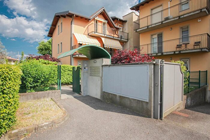 Appartamento bilocale in vendita in Lomazzo Via Piemonte, Lomazzo