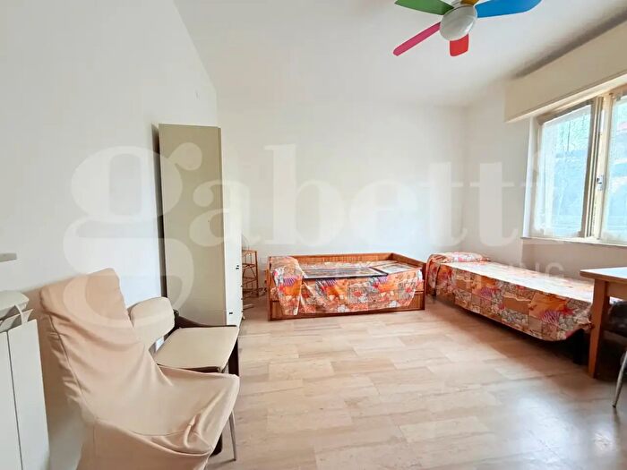 Appartamento bilocale in vendita in Via IV Novembre, Borgio Verezzi