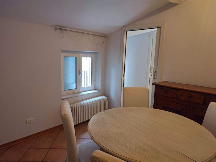 Appartamento bilocale in affitto in Strada Camillo Benso di Cavour, Centro Storico, Parma