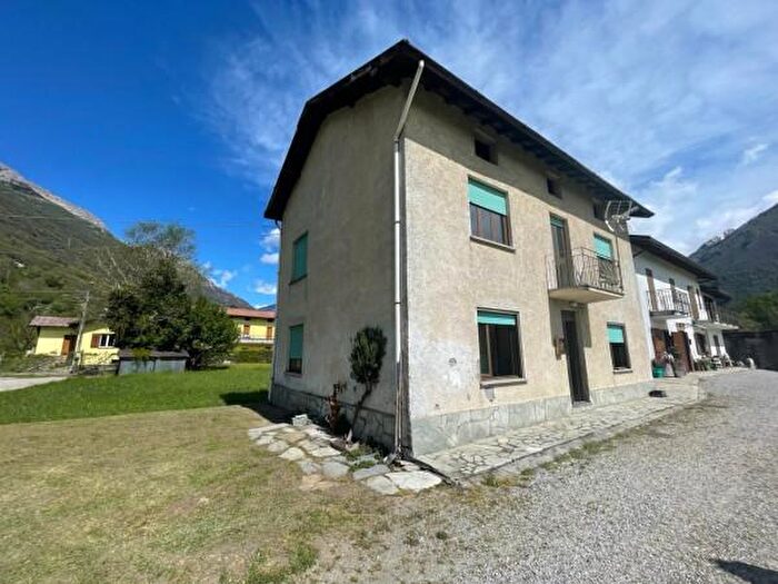 Casa quadrilocale in vendita in Via Poncetta, Sorico