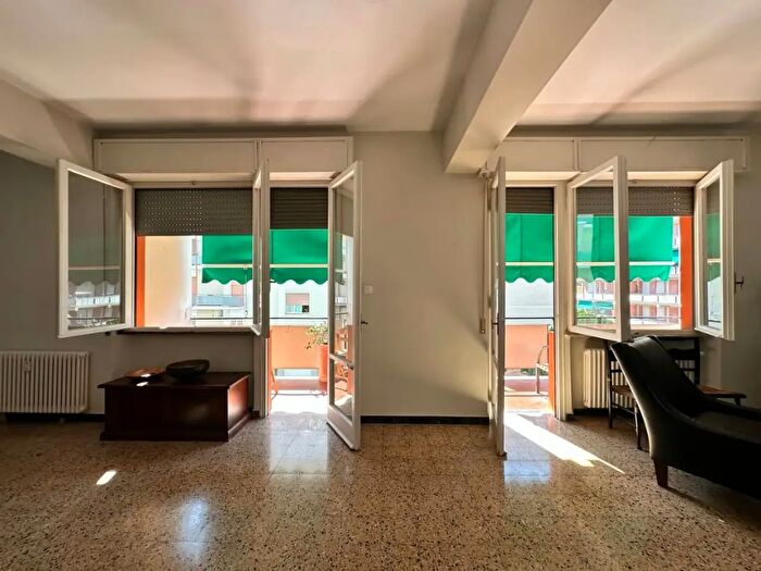 Appartamento con 5 locali in affitto in Giuseppe Giovannetti, Lucca