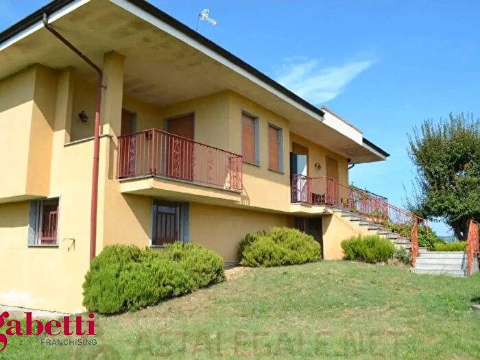 Casa con 5 locali in vendita in Strada del Corno, Cherasco