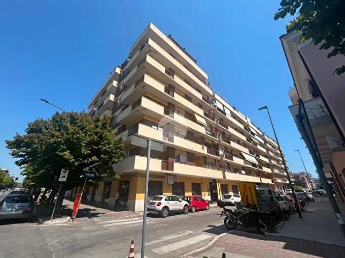Appartamento quadrilocale in vendita in Via dei Sabini, Pescara