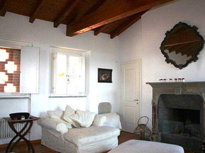 Casa trilocale in affitto in Via Mottarone, Lissago Calcinate, Varese