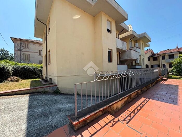 Appartamento quadrilocale in vendita in Via XXIV Maggio, Massa