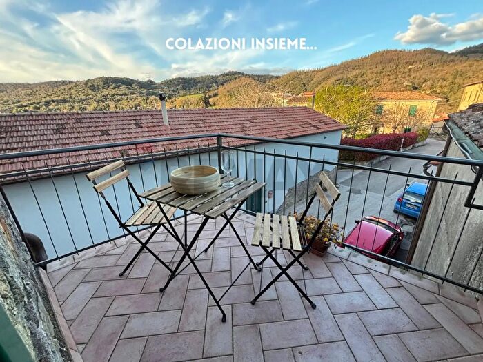 Appartamento quadrilocale in vendita in Via della Repubblica, Roccastrada