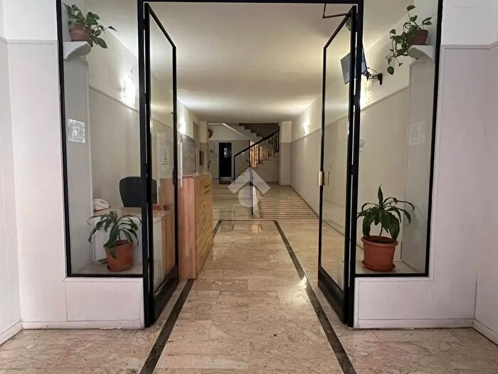 Appartamento quadrilocale in vendita in Via Contessa Adelasia, Palermo