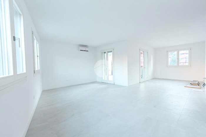 Appartamento quadrilocale in vendita in Via delle Pietre, Verona