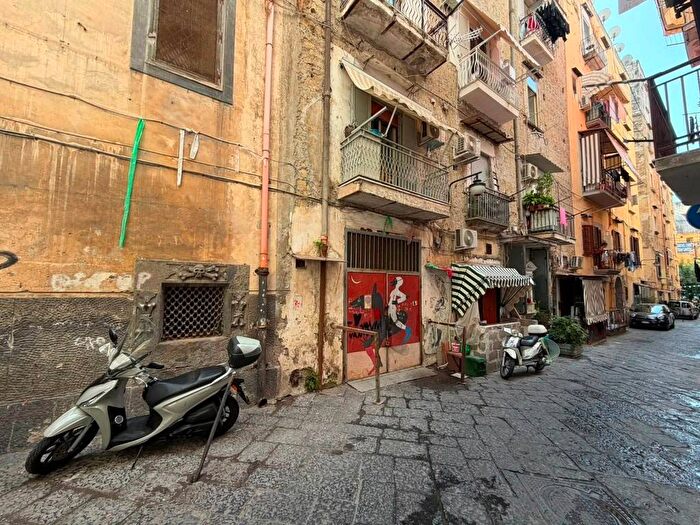 Appartamento bilocale in affitto in Vico Lungo Trinità degli Spagnoli, Quartieri Spagnoli, Napoli