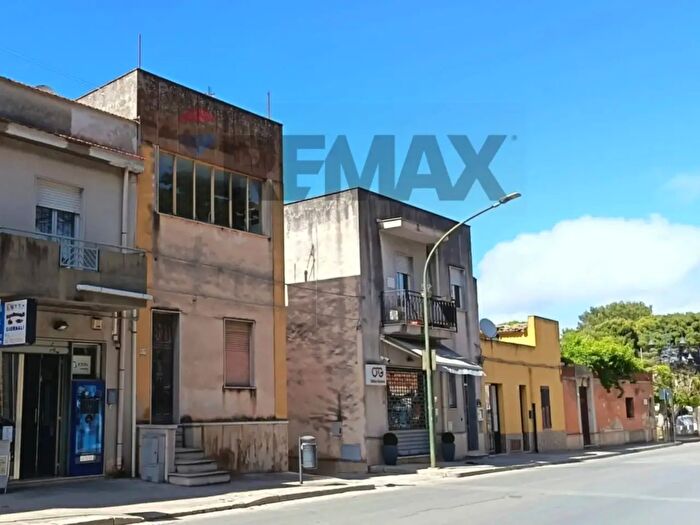 Casa con 10 locali in vendita in Via Vespri, Valderice