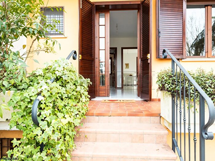 Casa con 7 locali in vendita in Via Monte Summano, Dueville