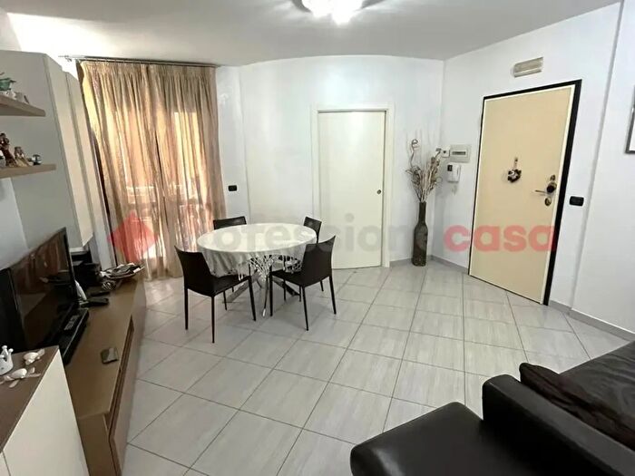 Appartamento trilocale in vendita in Via Caposcardicchio, Bari